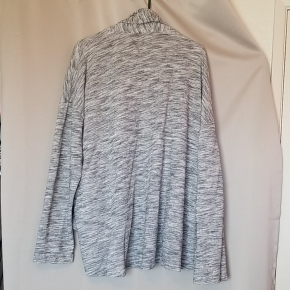 Cardigan - Picture 2 of 4